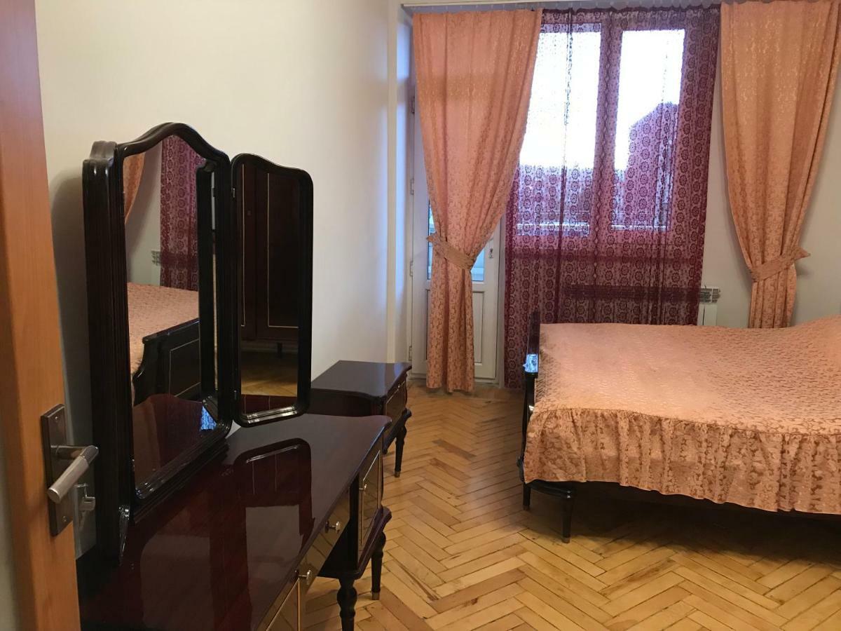 33 Martiros Saryan Street Apartment Yerevan Bagian luar foto