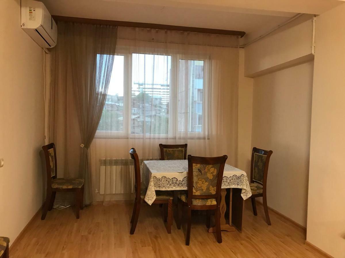 33 Martiros Saryan Street Apartment Yerevan Bagian luar foto