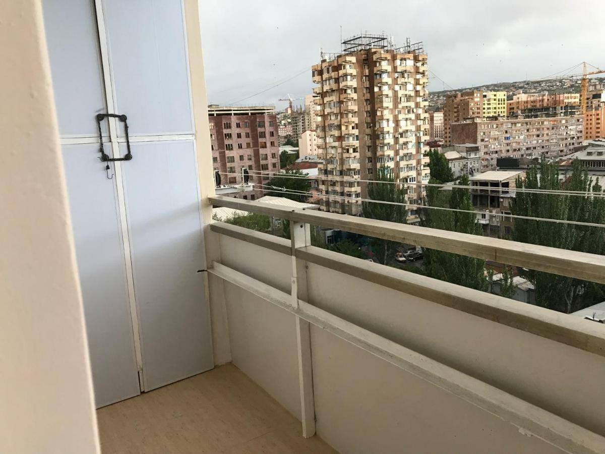 33 Martiros Saryan Street Apartment Yerevan Bagian luar foto