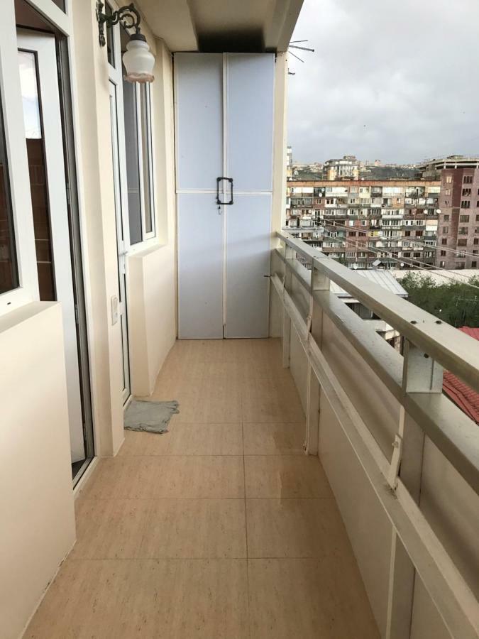 33 Martiros Saryan Street Apartment Yerevan Bagian luar foto